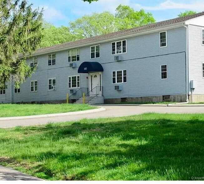 Primary Photo - 103 Horse Pond Rd