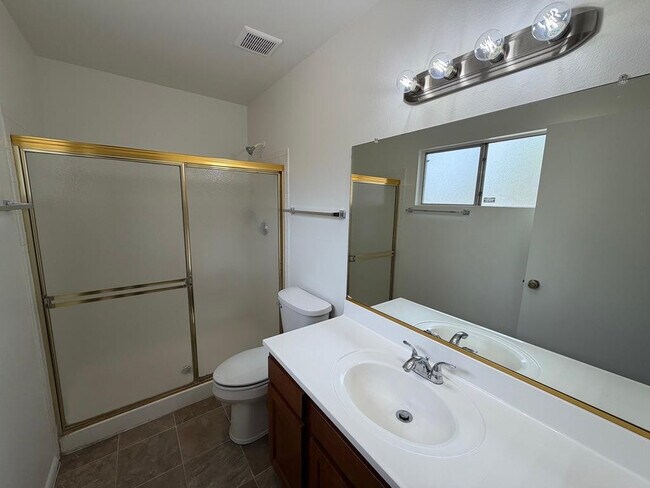 Building Photo - 5102 E Bannock St