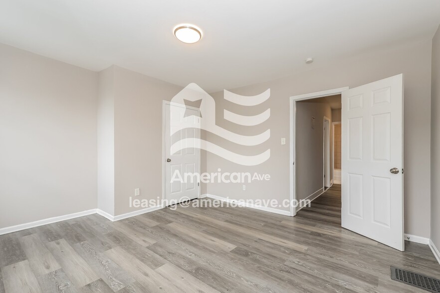 Building Photo - 5025 Jackson St