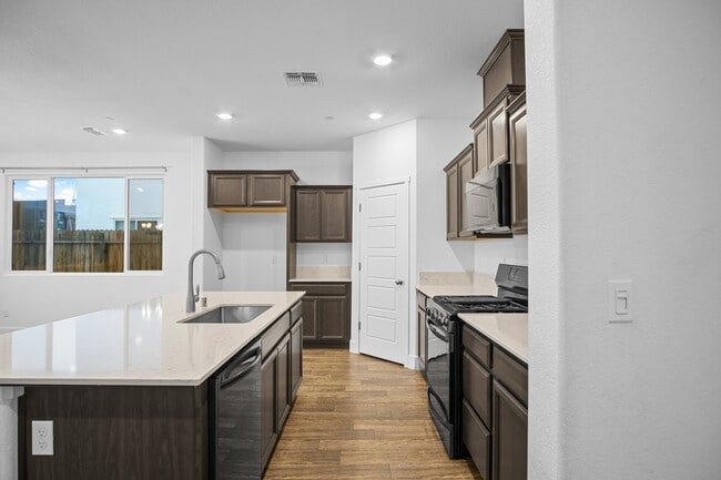 Building Photo - 2455 Explorador Dr