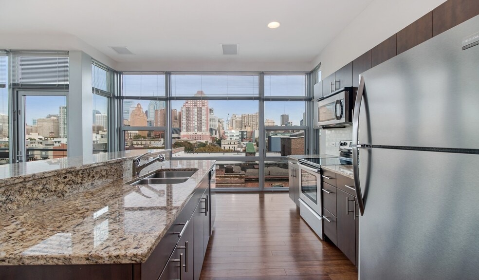 Open kitchens with modern features - 777 South Broad St