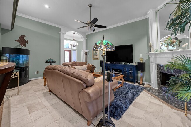 Building Photo - 192 Monterrey Rd W