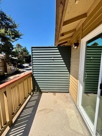Building Photo - 3950 SW 102nd Ave