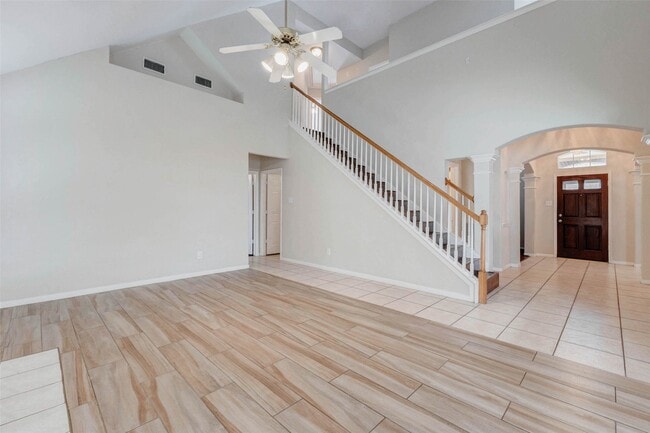 Building Photo - 155 Perfidia Dr