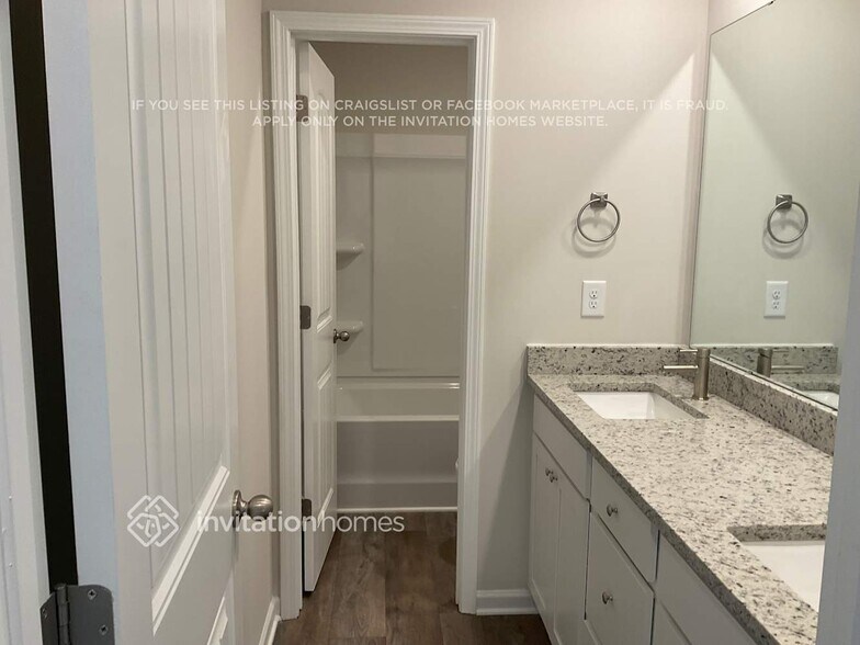 Building Photo - 211 White Flds Ave