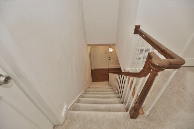 Building Photo - 1321 Conrad Ln