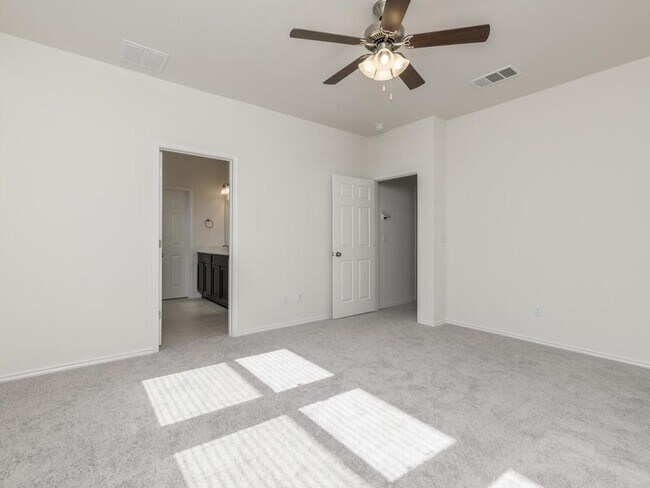 Building Photo - 9101 Garnet Dr