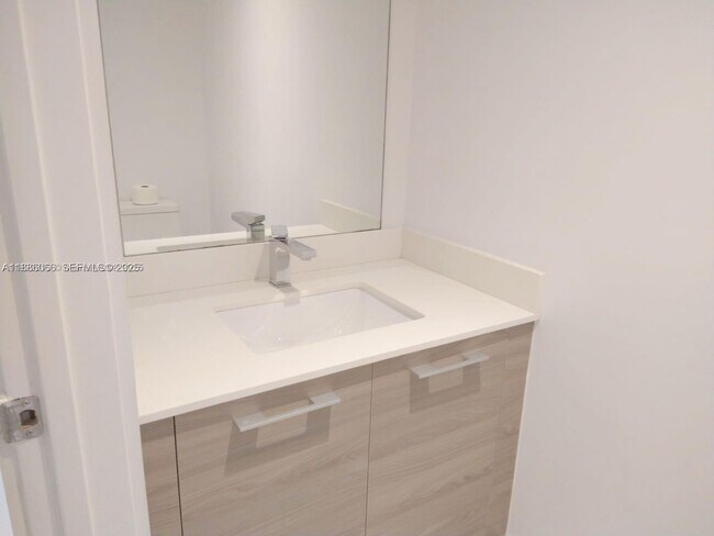 Building Photo - 1300 S Miami Ave