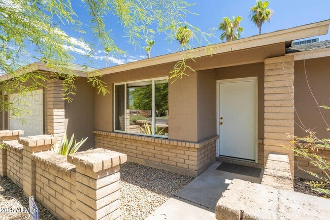 Primary Photo - 4077 E Cholla St