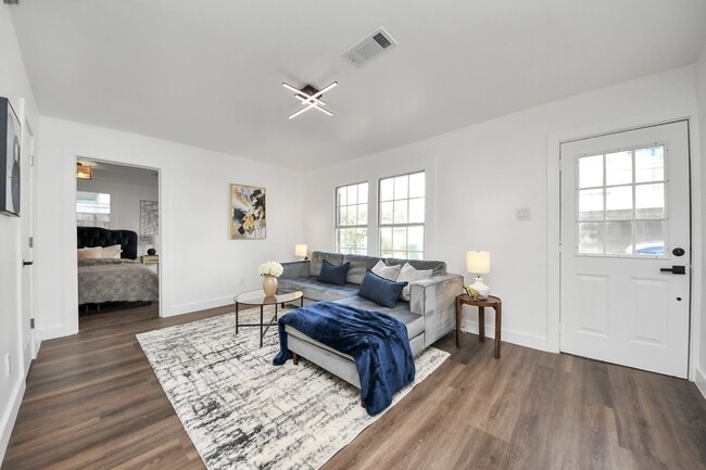 Building Photo - 4215 Eli St