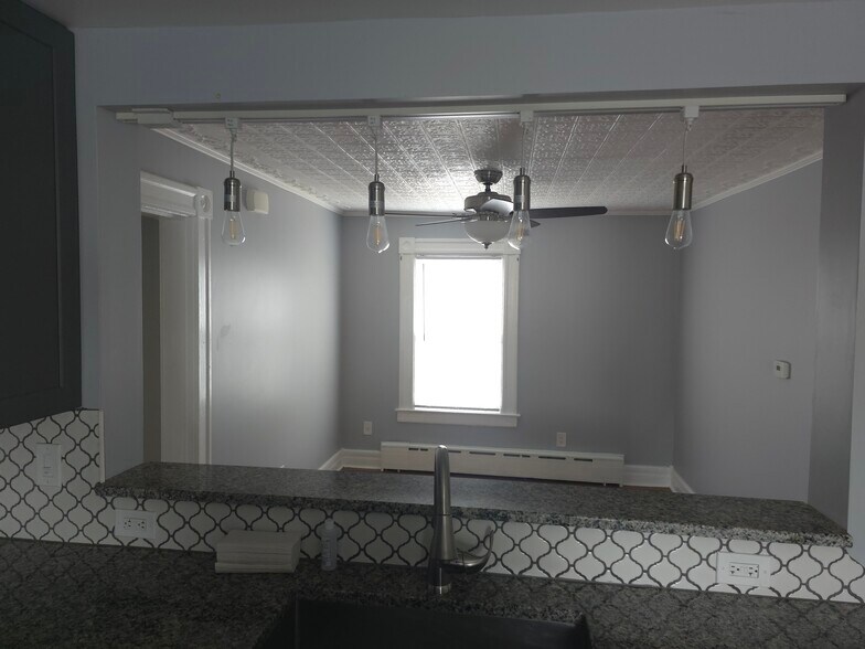 Building Photo - 531 Berkshire Ave