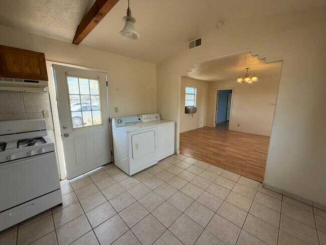 Building Photo - 313 McKnight Ave NE