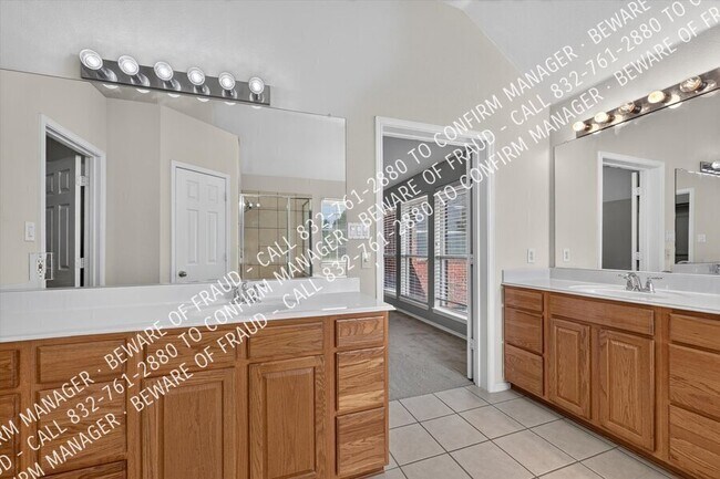 Building Photo - 12330 Red Hawk Dr