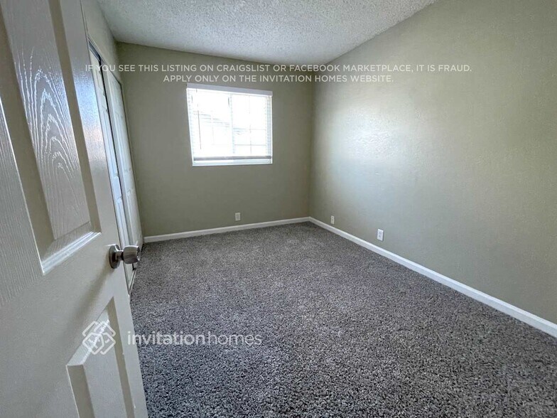 Building Photo - 300 Radcliffe Dr