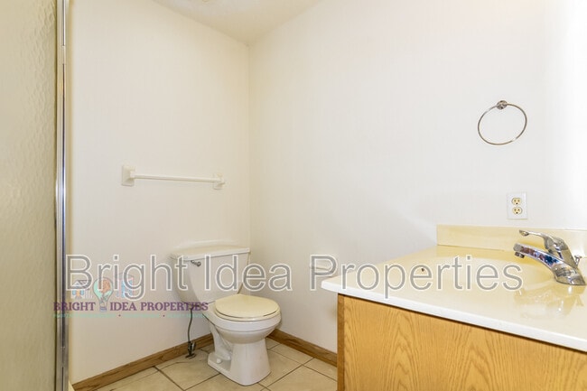 Building Photo - 2737 Douglas Dr N