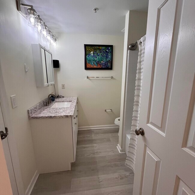 Building Photo - 2018 Alta Meadows Ln