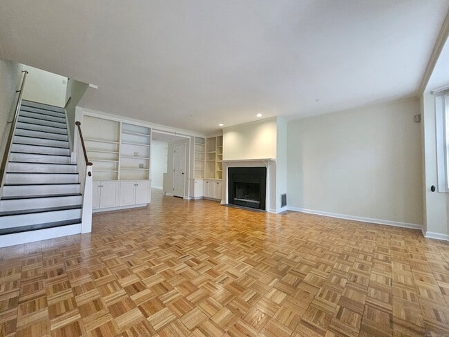 Building Photo - 95 Audubon St