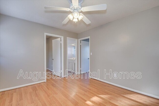 Building Photo - 329 Verdery Dr