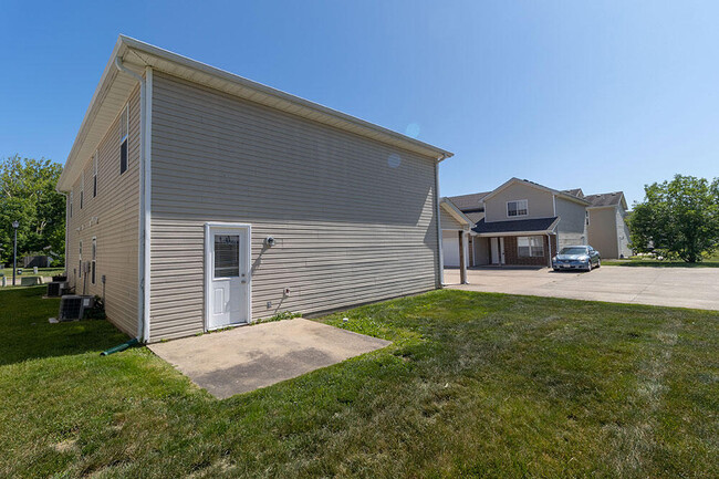 Building Photo - 1425 Bodie Dr