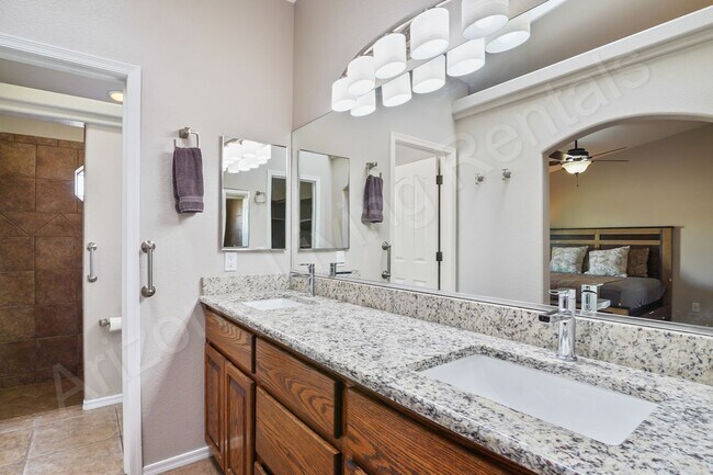 Building Photo - FURNISHED AVAILABLE APRIL THROUGH SEPTEMBER 2026