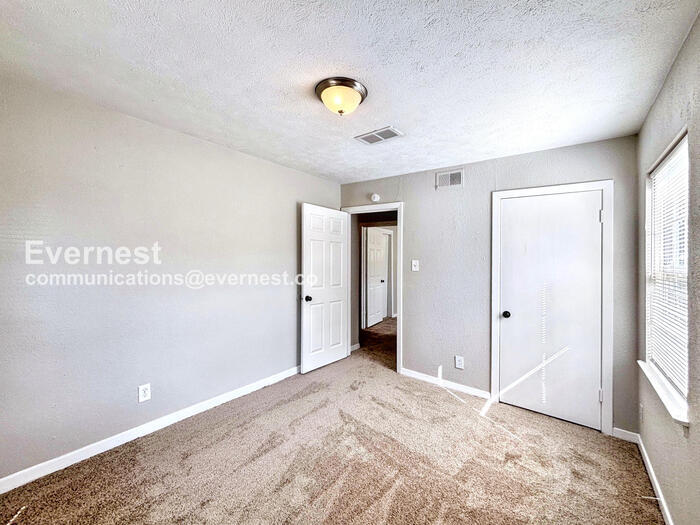 Building Photo - 3719 Dumbarton Rd