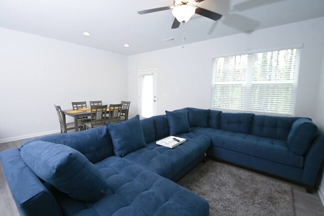 Primary Photo - 2924 Ridgeview Dr SW