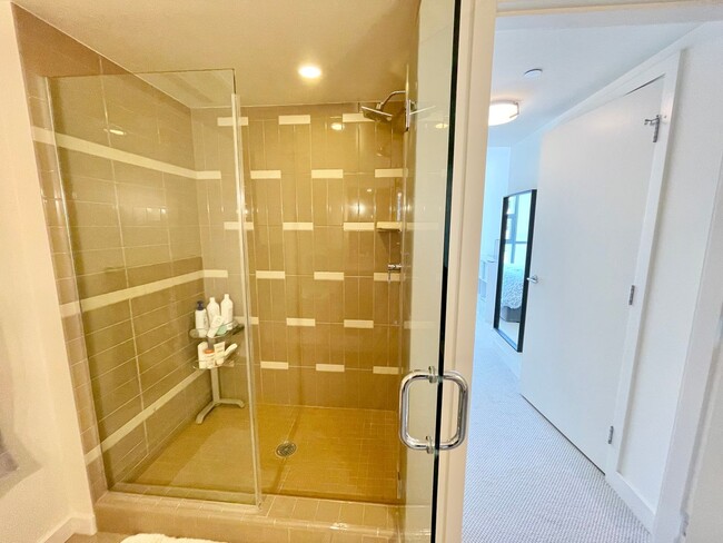 Building Photo - Luxurious Condo at Madrone w/Bay, City Views, Balcony, Pool, Parking, Storage -FULLY FURNISHED OP...
