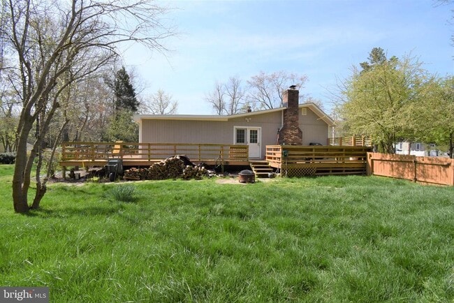 Building Photo - 8811 Badger Dr