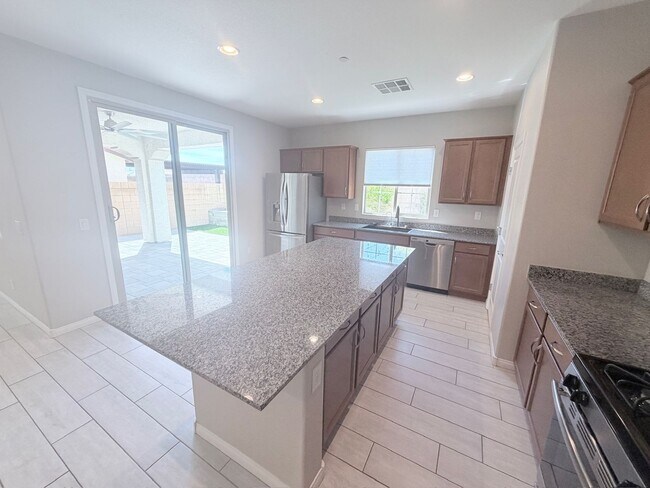 Building Photo - Unique Floorplan in Skye Canyon!
