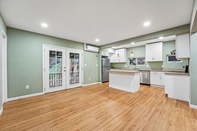 Building Photo - 21567 Starrett Hill Dr