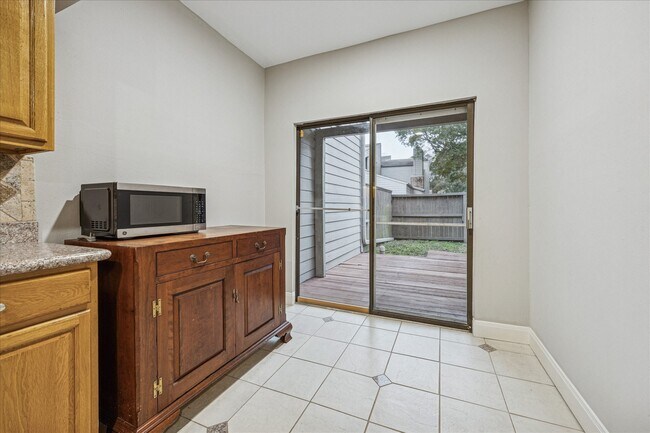 Building Photo - 1615 Prairie Mark Ln