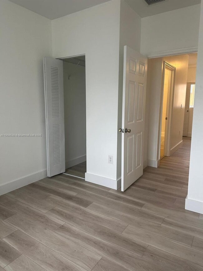 Building Photo - 928 SW 3rd St