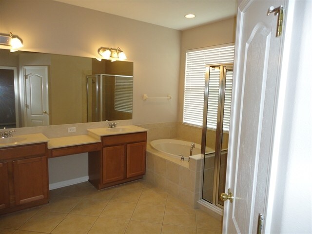 Building Photo - 10209 Tapestry Key Ct