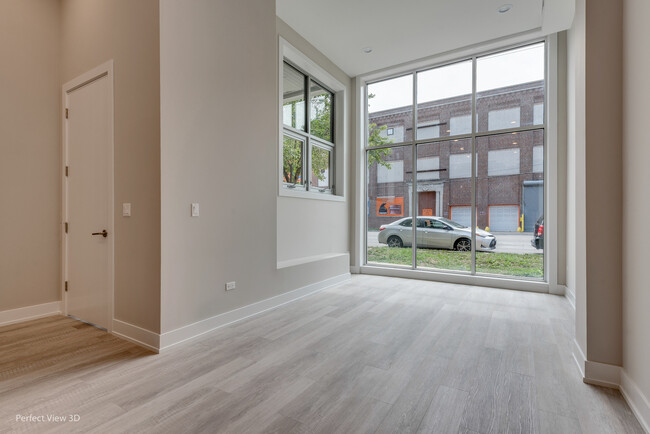 Building Photo - 2740 W Chicago Ave
