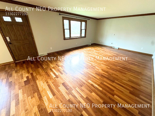 Building Photo - 3-bedroom available in Poland, OH!
