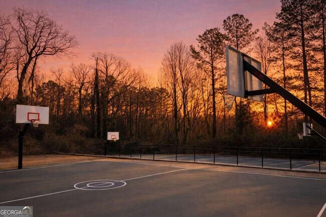 Building Photo - 1375 Walking Wy