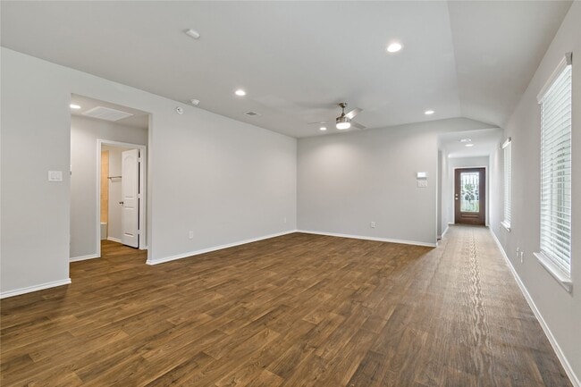 Building Photo - 2327 Pettingell Wy