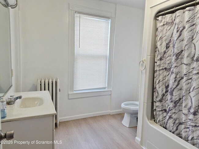 Building Photo - 109 Salem Ave