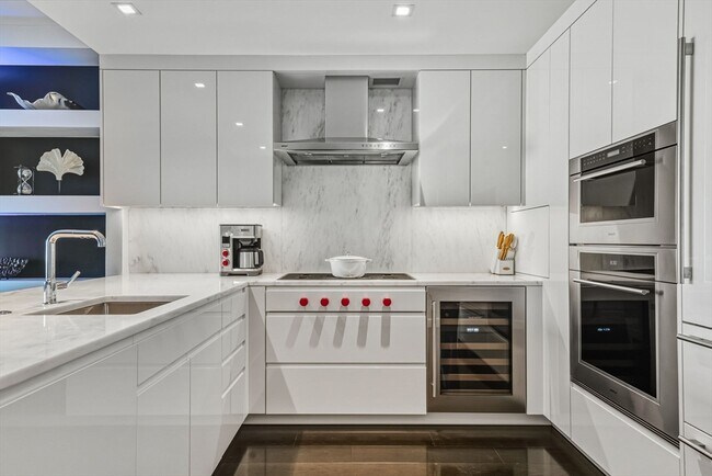 Building Photo - 150 Seaport Blvd