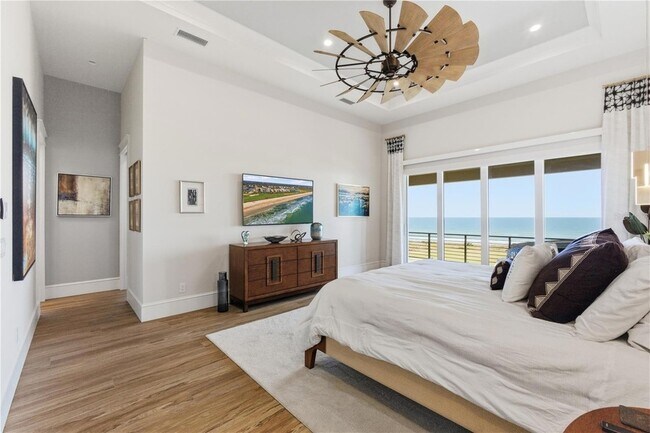 Building Photo - 340 Ocean Crest Dr