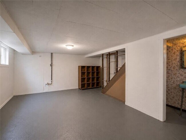 Building Photo - 5361 Orchard Hill Dr