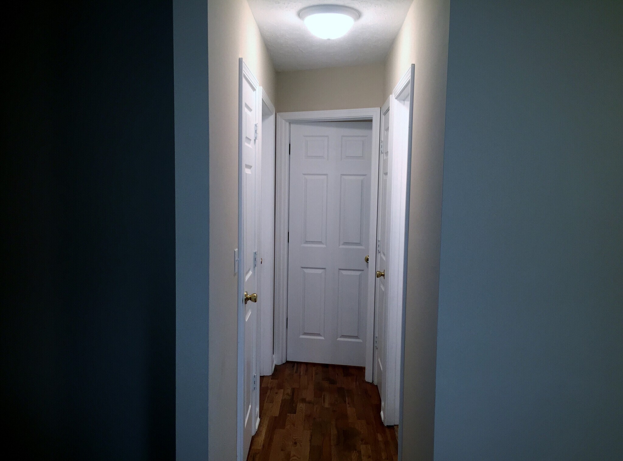 Corridor for bathroom and bedroom - 3903 Cass St