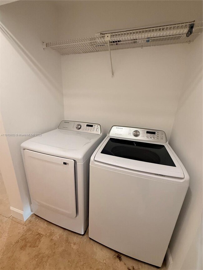 Building Photo - 15315 Loch Isle Dr W