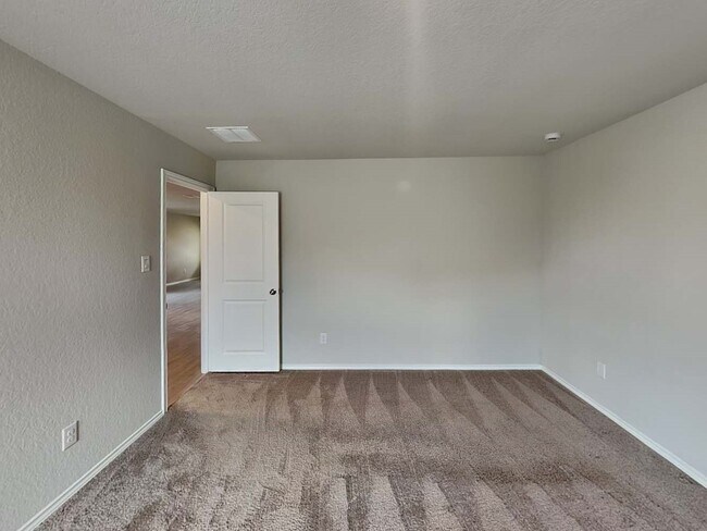 Building Photo - 10618 Varmus Dr