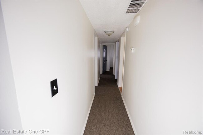 Building Photo - 14960 Alberta Ave