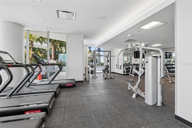 Building Photo - 400 Central Ave