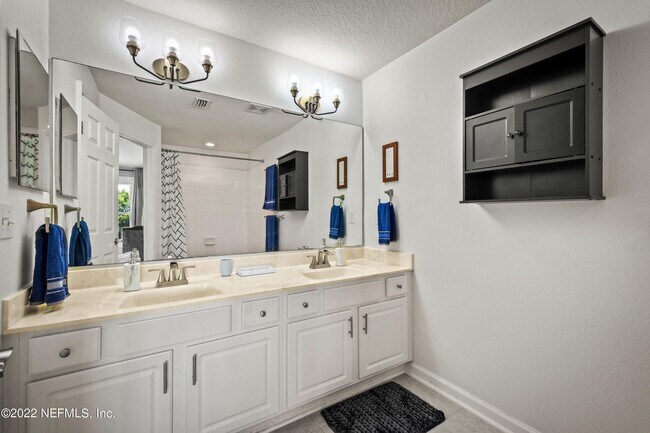 Building Photo - 13522 Stone Pond Dr