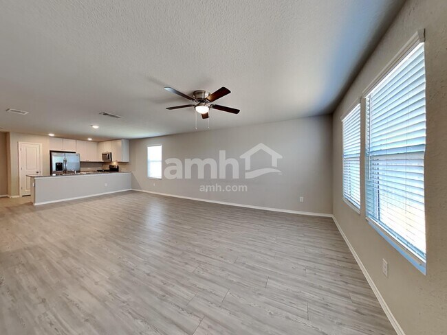 Building Photo - 502 Summersweet Rd