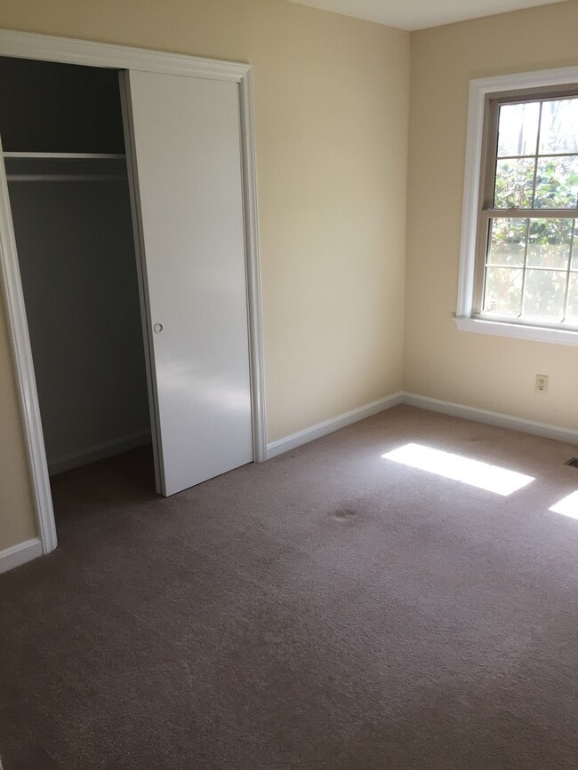 Building Photo - 1301 Brookwood Dr