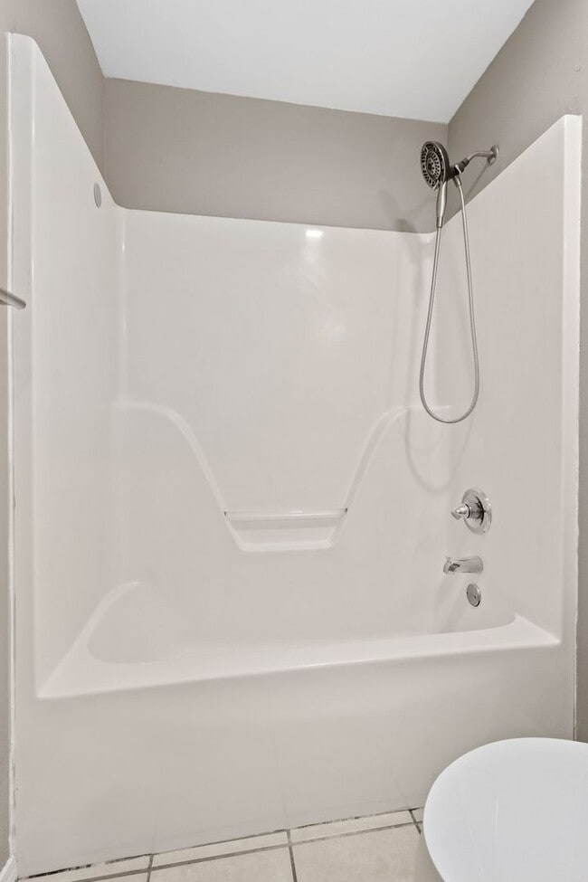 Building Photo - Completely Renovated Springdale Home - Clo...